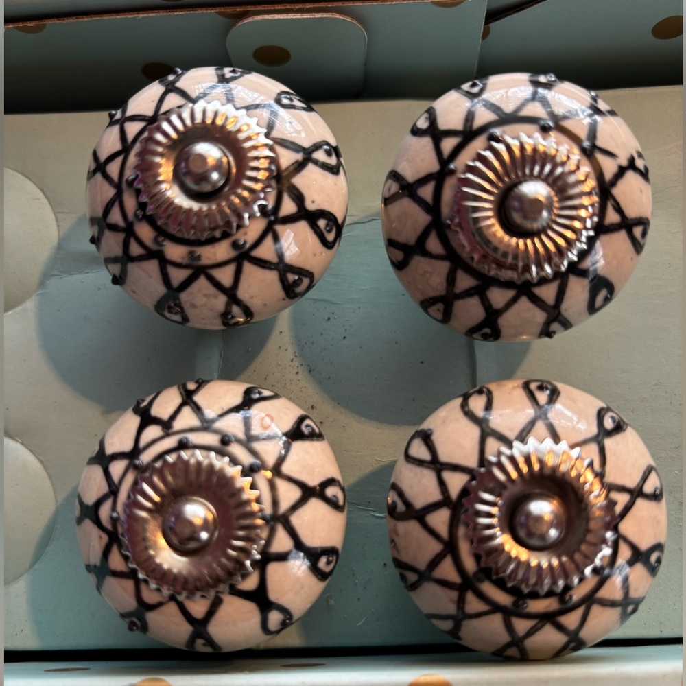 Set of 4 ceramic drawer knobs - Picture 4 of 5
